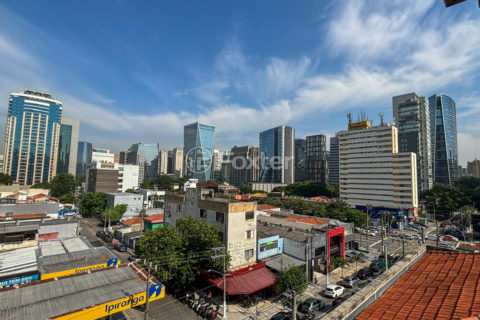 Image 12 - 1030561