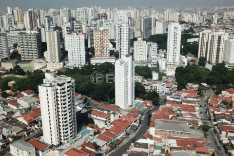 Image 52 - 1030567