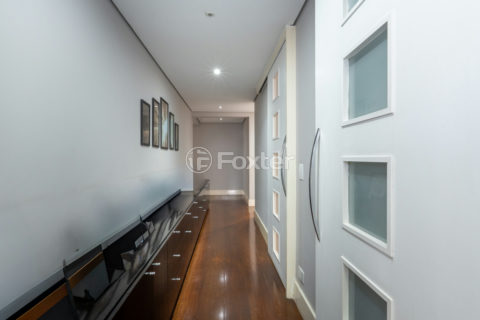 Image 21 - 1030572