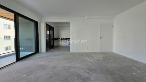 Image 30 - 1030573