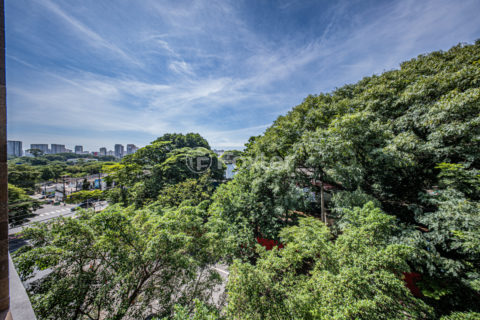 Image 33 - 1030577