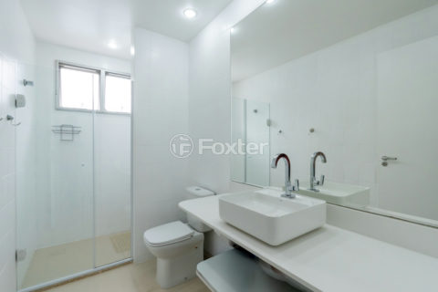 Image 17 - 1030579