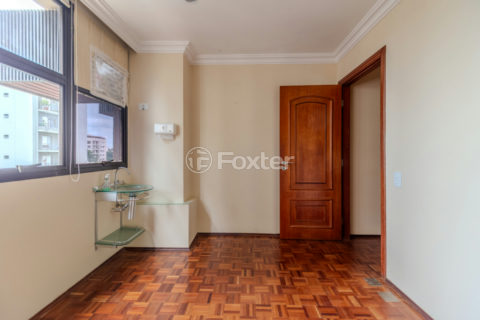 Image 12 - 1030582