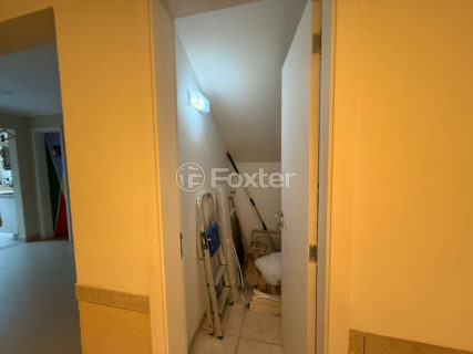 Image 8 - 1030598