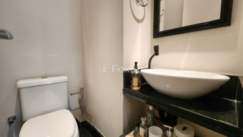 Image 62 - 1030600