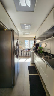 Image 107 - 1030600
