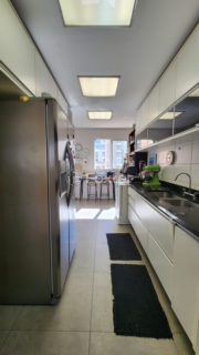 Image 110 - 1030600