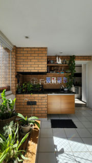 Image 37 - 1030600