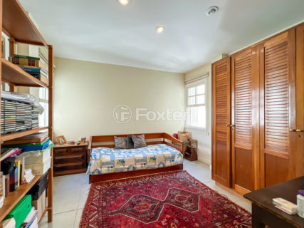 Image 29 - 1030607