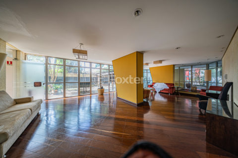 Image 32 - 1030609