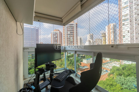 Image 17 - 1030611