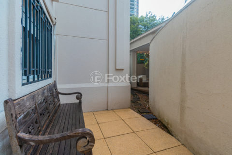 Image 21 - 1030617