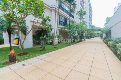 Image 43 - 1030617