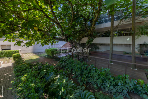 Image 58 - 1030642