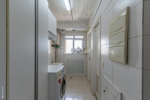Image 35 - 1030642
