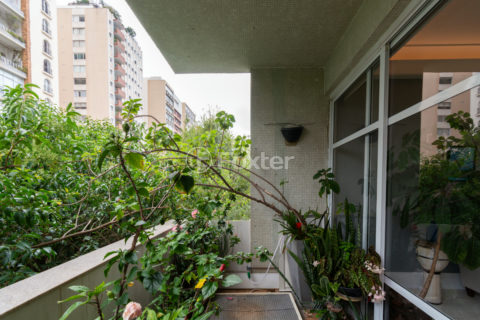Image 13 - 1030650