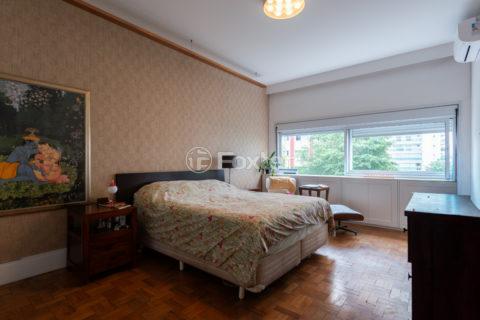 Image 37 - 1030650