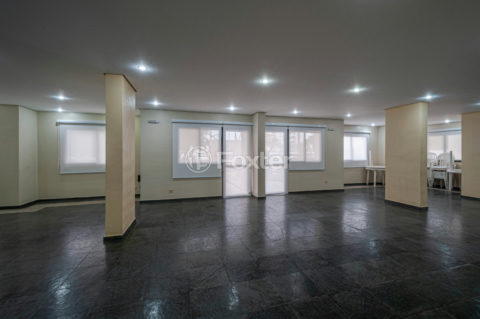 Image 42 - 1030656