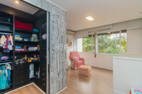 Image 16 - 1030658