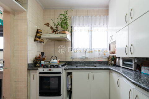Image 8 - 1030675