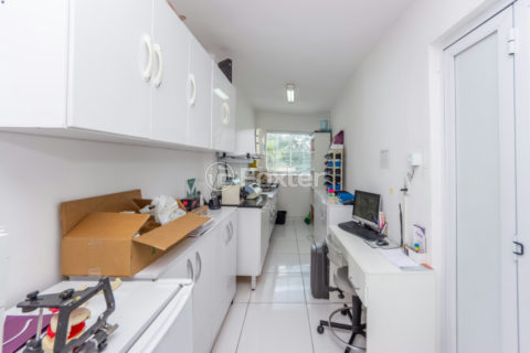 Image 3 - 1030682
