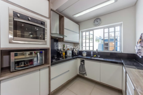 Image 33 - 1030682