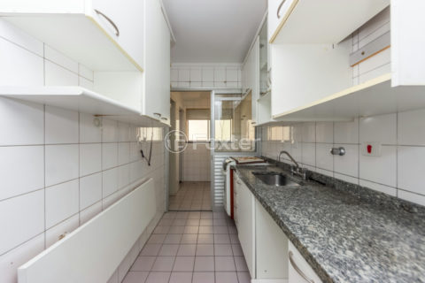 Image 19 - 1030687