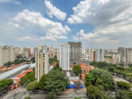 Image 21 - 1030688