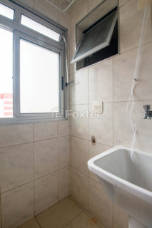 Image 8 - 1030692
