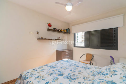 Image 9 - 1030695