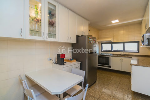 Image 31 - 1030695
