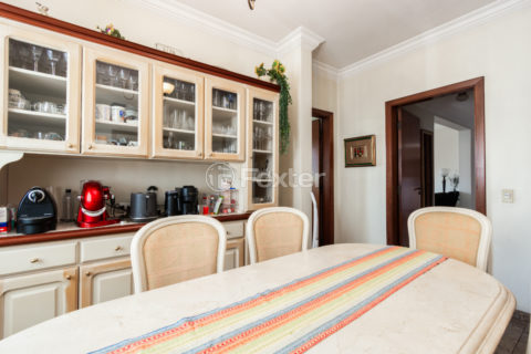 Image 32 - 1030699