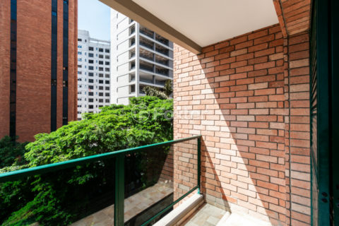 Image 17 - 1030699