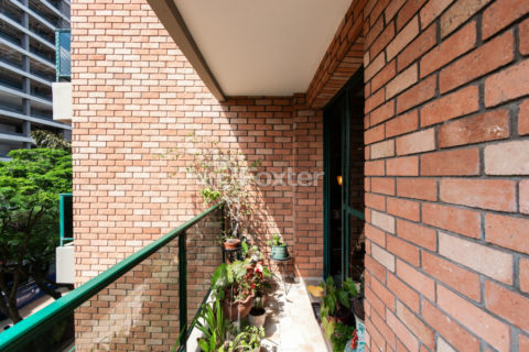 Image 9 - 1030699