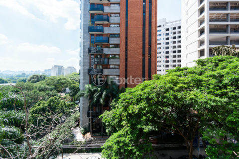 Image 19 - 1030699