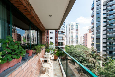 Image 8 - 1030699