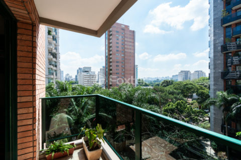 Image 18 - 1030699