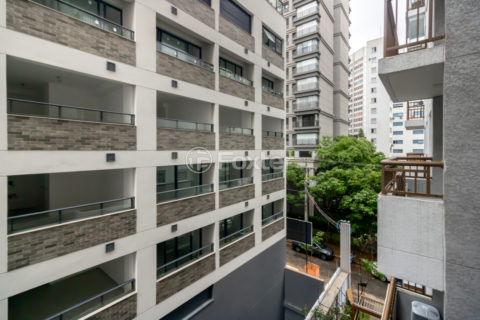 Image 15 - 1030701