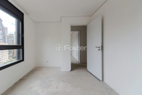 Image 23 - 1030703
