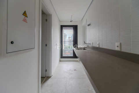 Image 31 - 1030703