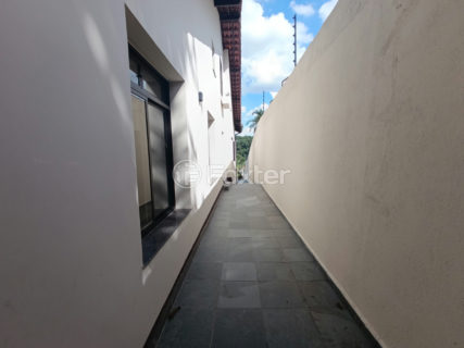 Image 29 - 1030711