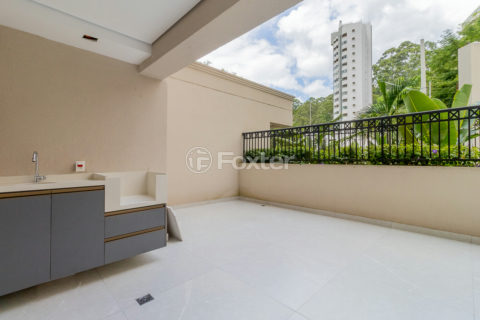 Image 17 - 1030712