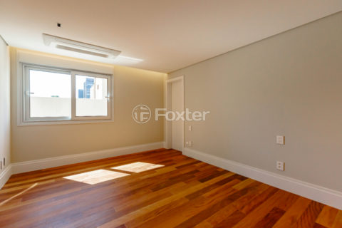 Image 38 - 1030715