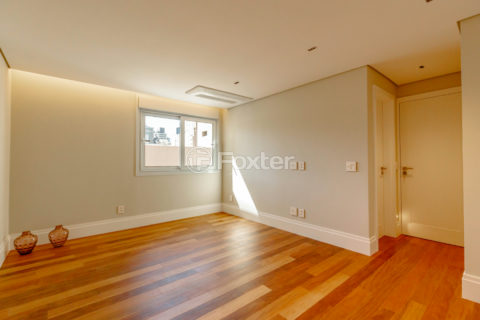 Image 33 - 1030715