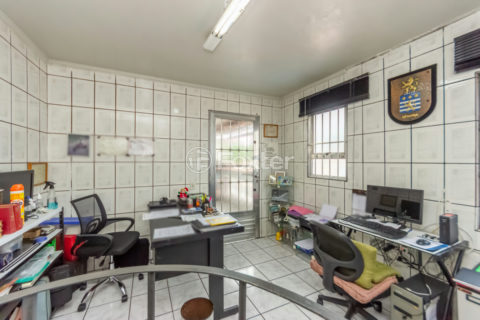Image 21 - 1030716