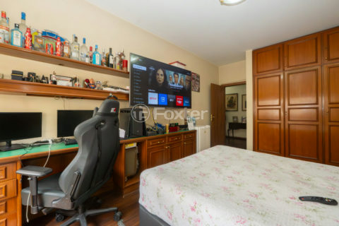 Image 41 - 1030742