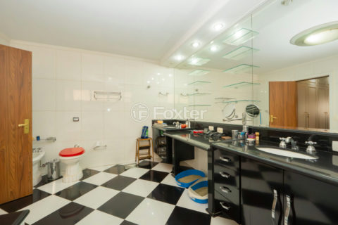 Image 38 - 1030742