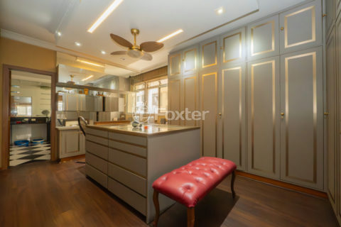 Image 32 - 1030742