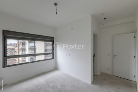 Image 34 - 1030758