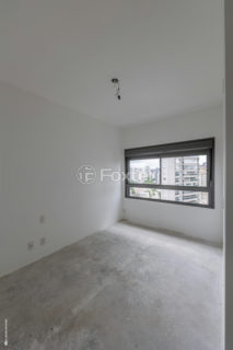Image 38 - 1030758